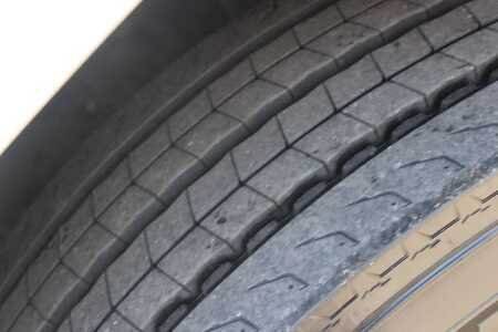 Iveco Stralis 6X2 EURO 5 + CARRIER + LIFT