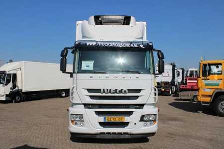 Iveco Stralis 6X2 EURO 5 + CARRIER + LIFT