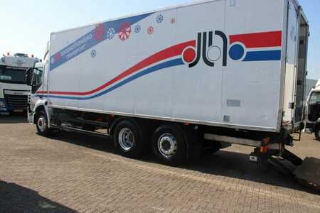 Iveco Stralis 6X2 EURO 5 + CARRIER + LIFT