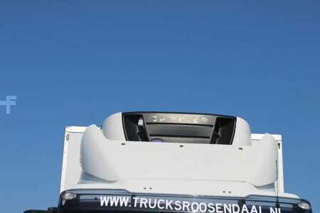 Iveco Stralis 6X2 EURO 5 + CARRIER + LIFT