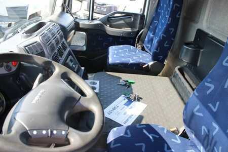 Iveco Stralis 6X2 EURO 5 + CARRIER + LIFT